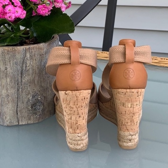 Tory Burch ~ Adonis Stretch Wedge - Picture 3 of 8